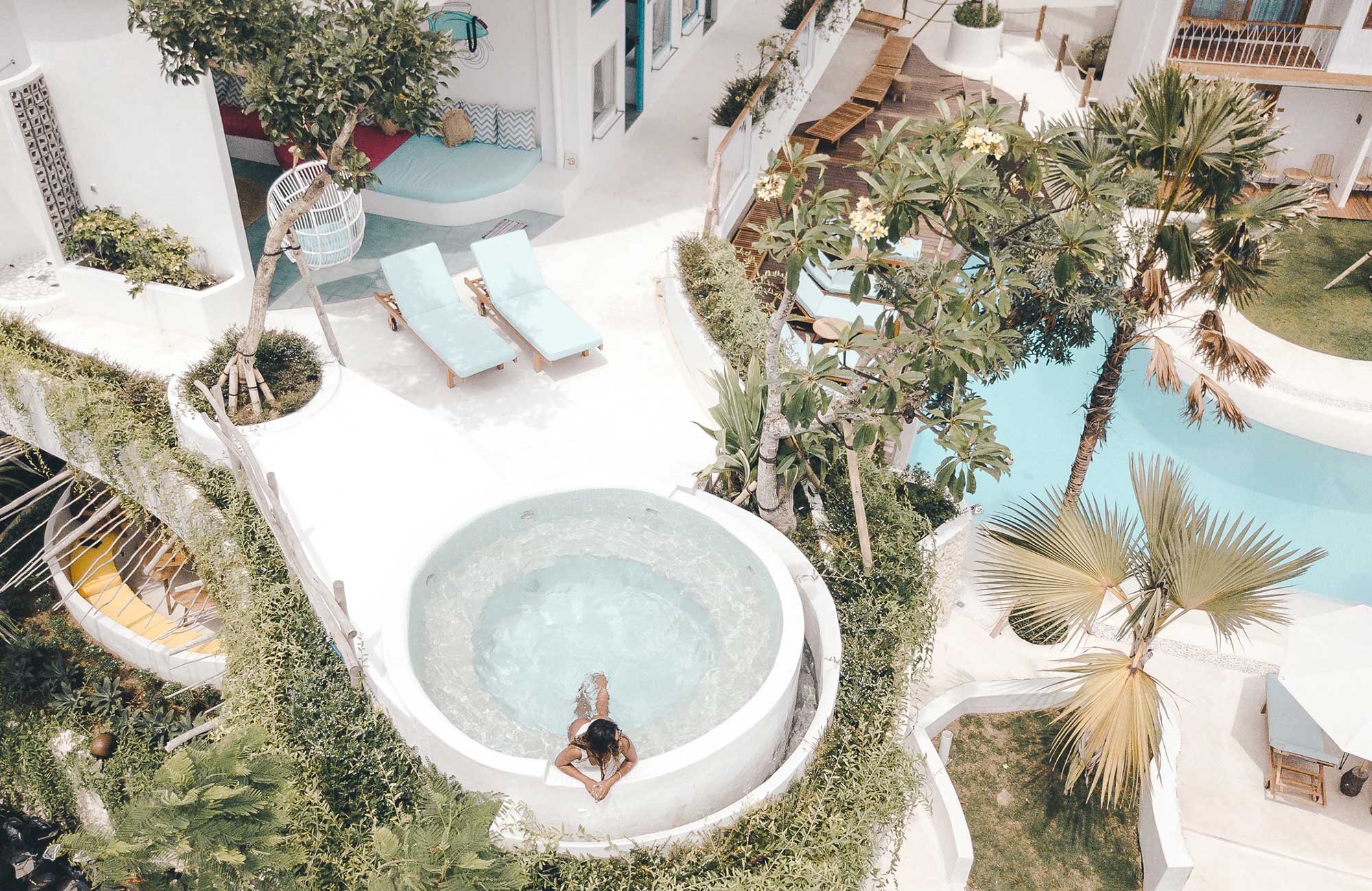 Happy Trails Kosone Hostel Pool Area