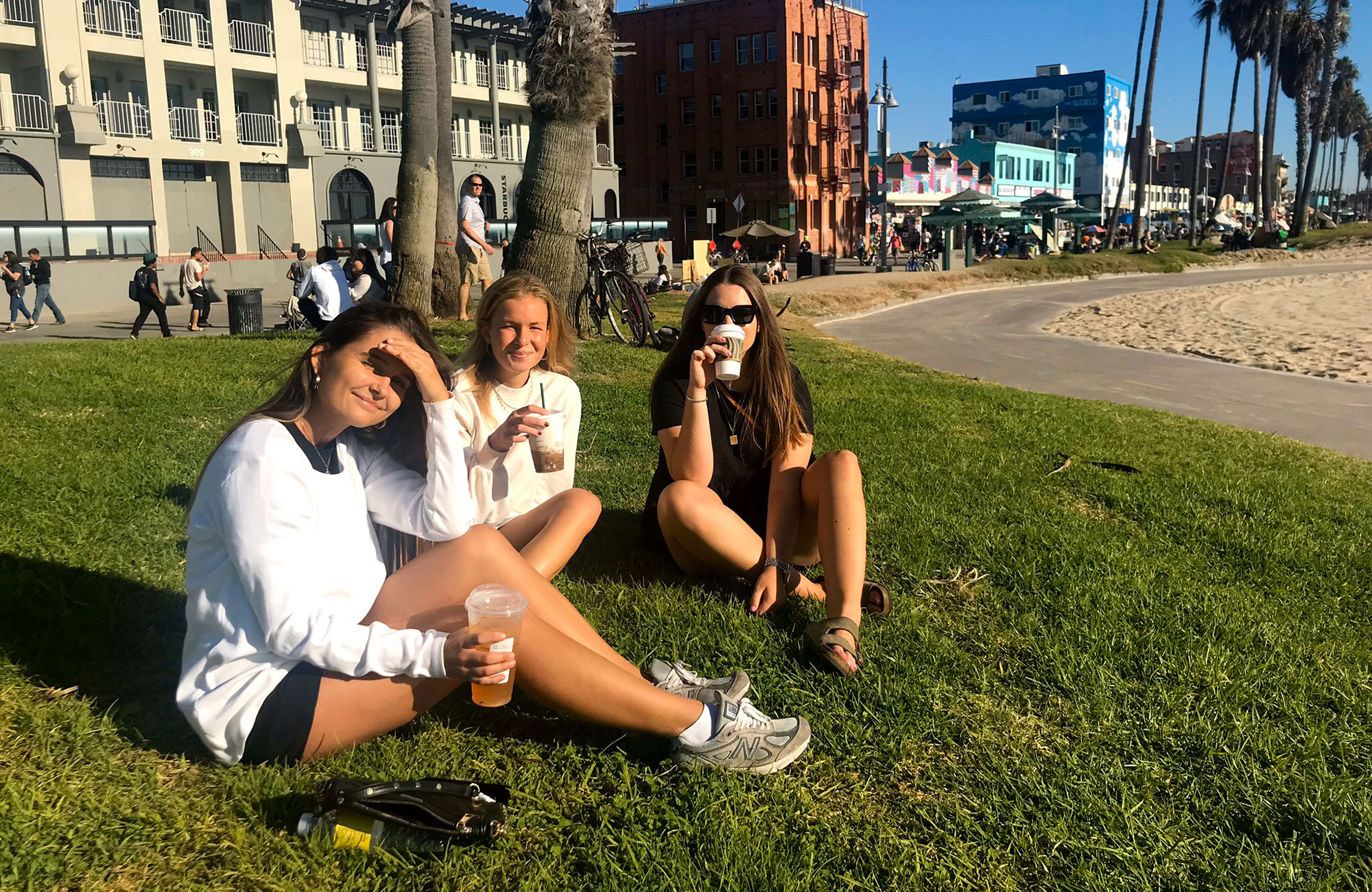 ELLEN HADE EN SOCIAL TERMIN I SANTA BARBARA | KILROY