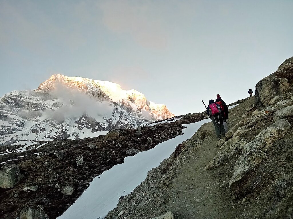 manaslu-tea-house-mountain-trek-14-days-5