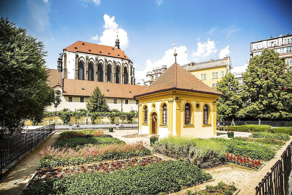 1973-green_prague_city_centre