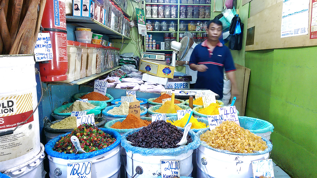 kuching_-_herbs_vendor_1280x720_for_navi_web