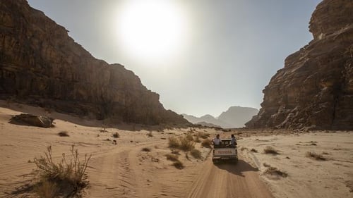 itinerary_mobi_Jordan_Wadi_Rum_Desert_4x4_Jeep_Excursion_Travellers_Sunset_-_2018__MG_1077_Lg_RGB