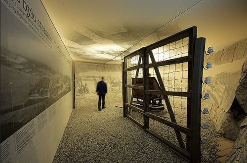 1711-its-schindlers_factory